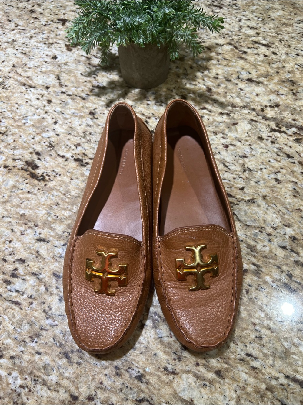 Tory Burch Everly Cognac Brown Textured Calf Leather Logo Driver Loafers 10M